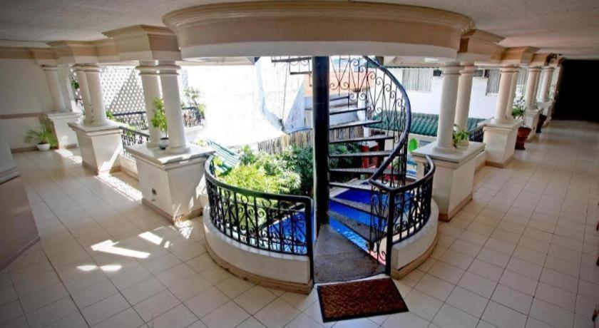 Hotel Galleria Davao City Extérieur photo